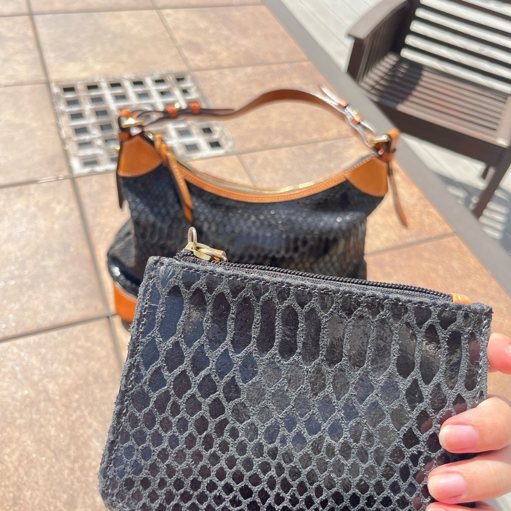 Dooney & Bourke GENUINE LEATHER Black and Tan Erica Snakeskin Women's Bag Set - Picture 4 of 16